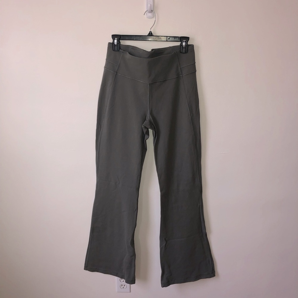 Lululemon Women’s Light Green Align Bootcut Legging Pant Size 12